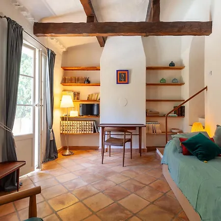 Le Clos De La Tour Villa *