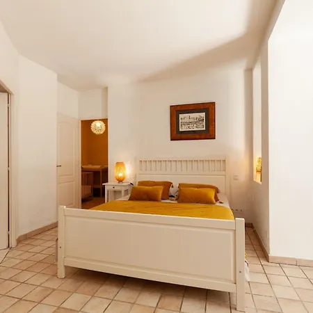 Le Clos De La Tour *